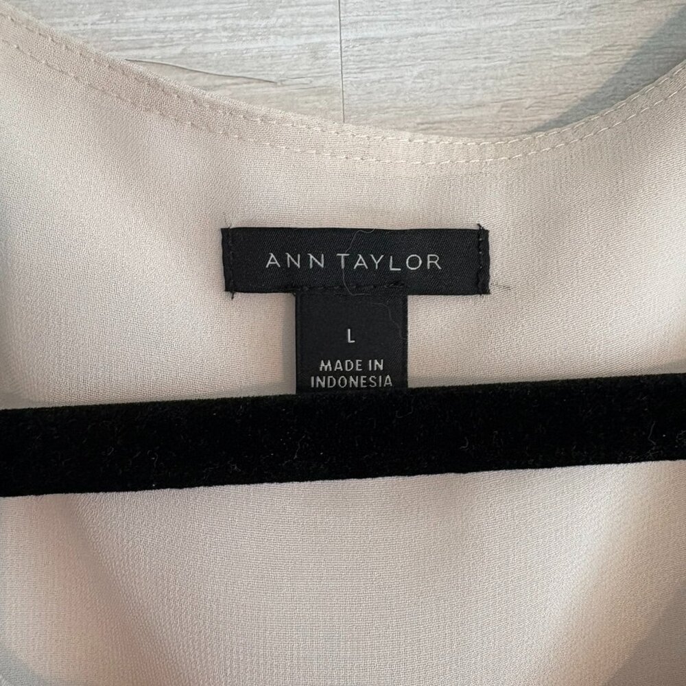 Ann Taylor chic beige sleveeless Large - Picture 3 of 6